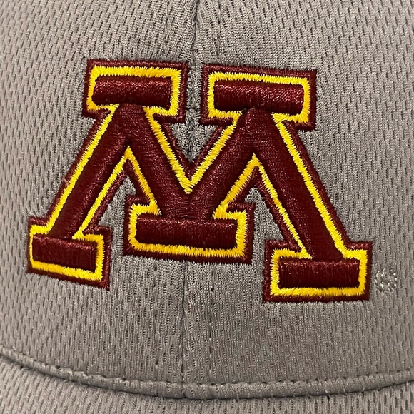 Captivating Headgear Gray Minnesota Golden Gophers Embroidered Hat - Picture 2 of 6